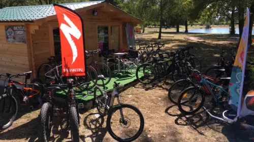 Campsite Les 3 Lacs du Soleil - Trept, Rhône-Alpes, France